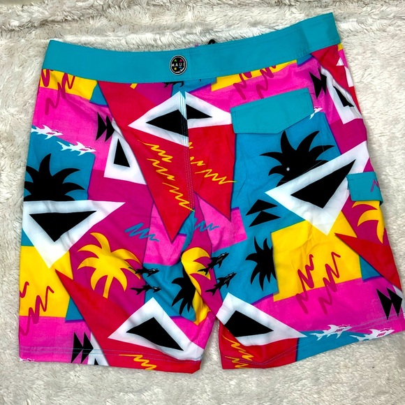 Maui and sons 4 way stretch board shorts - Picture 3 of 6